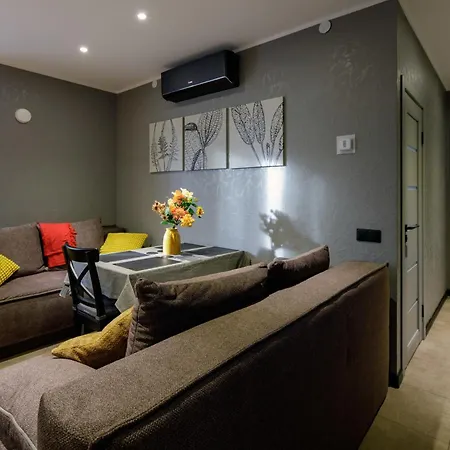 S9 Rrlux Free Parking *